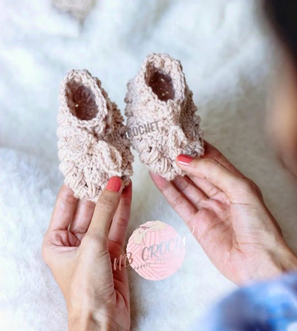 Tiny toes